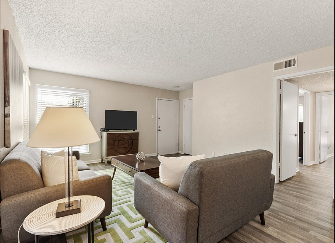 N Collins & E Lamar - Arlington North - 3 bedrooms 2 baths